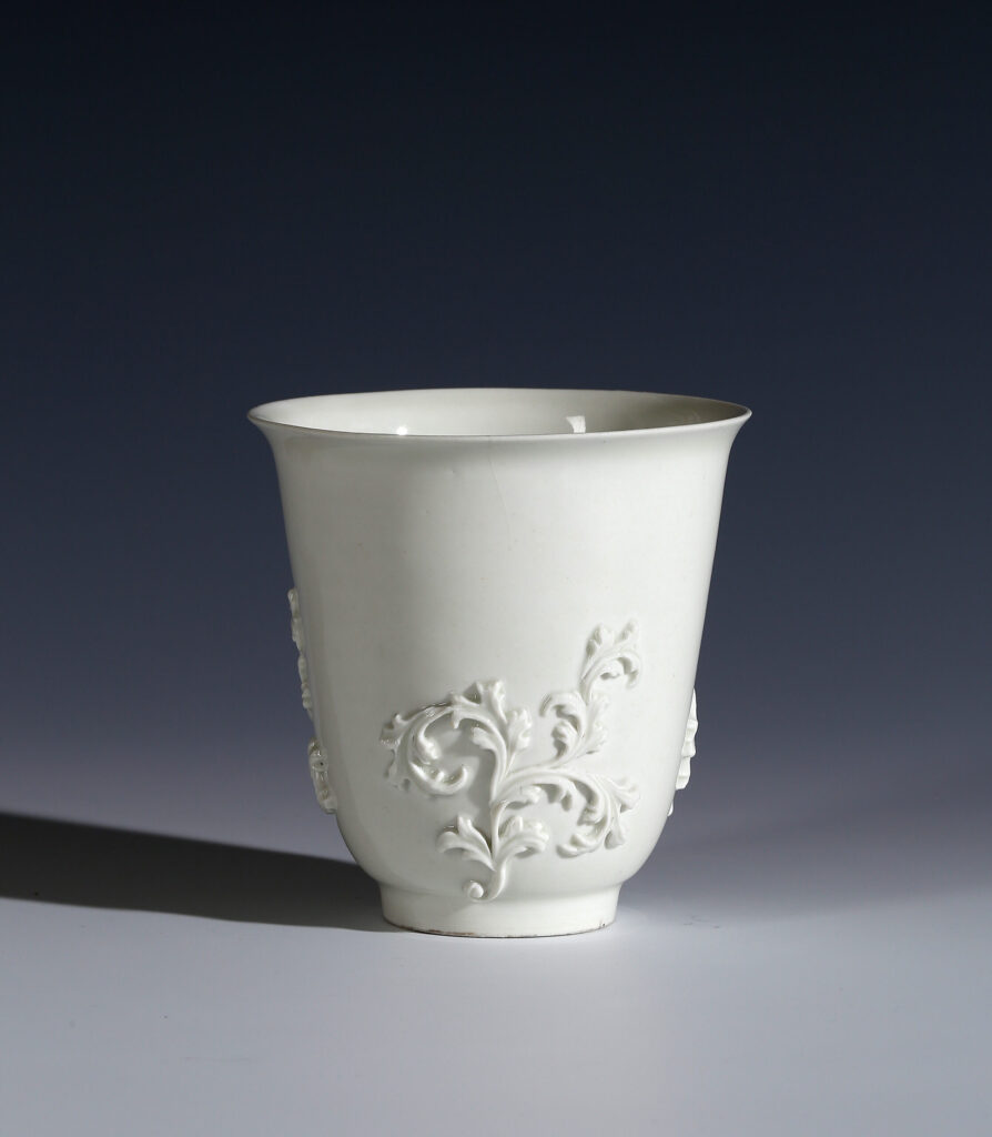 A LARGE BÖTTGER PORCELAIN BEAKER