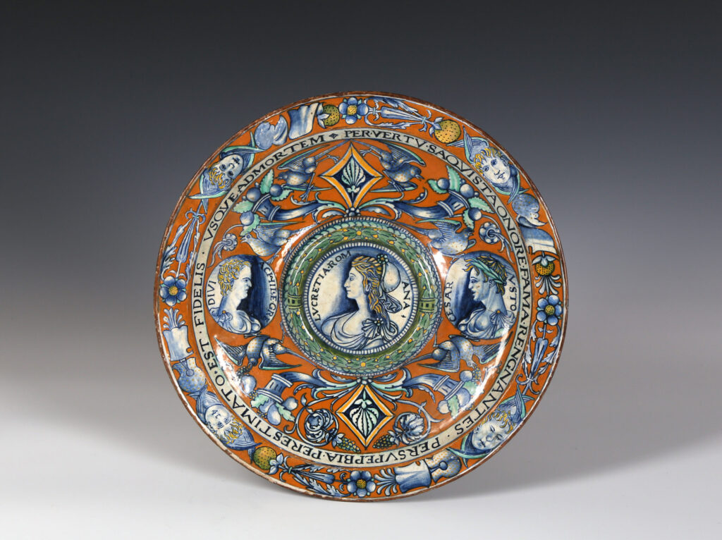 A DERUTA STAND FOR A EWER