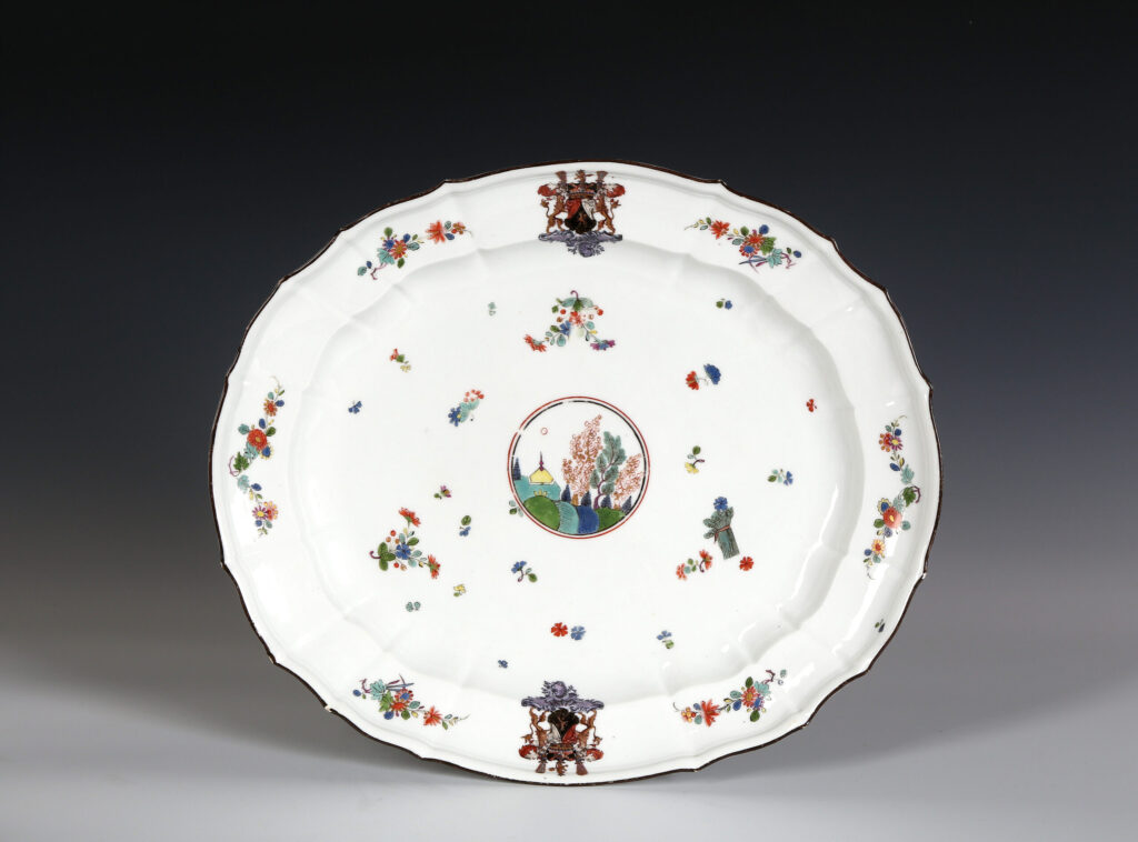 A LARGE MEISSEN ARMORIAL DISH FROM THE HENNICKE SERVICE