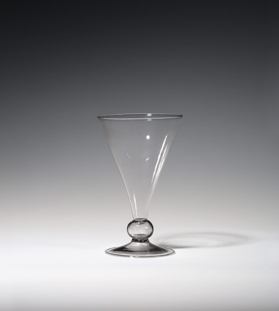 A BEER GLASS FOR THE ENGLISH MARKET