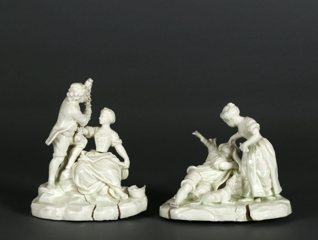 A PAIR OF VINOVO GROUPS OF LOVERS