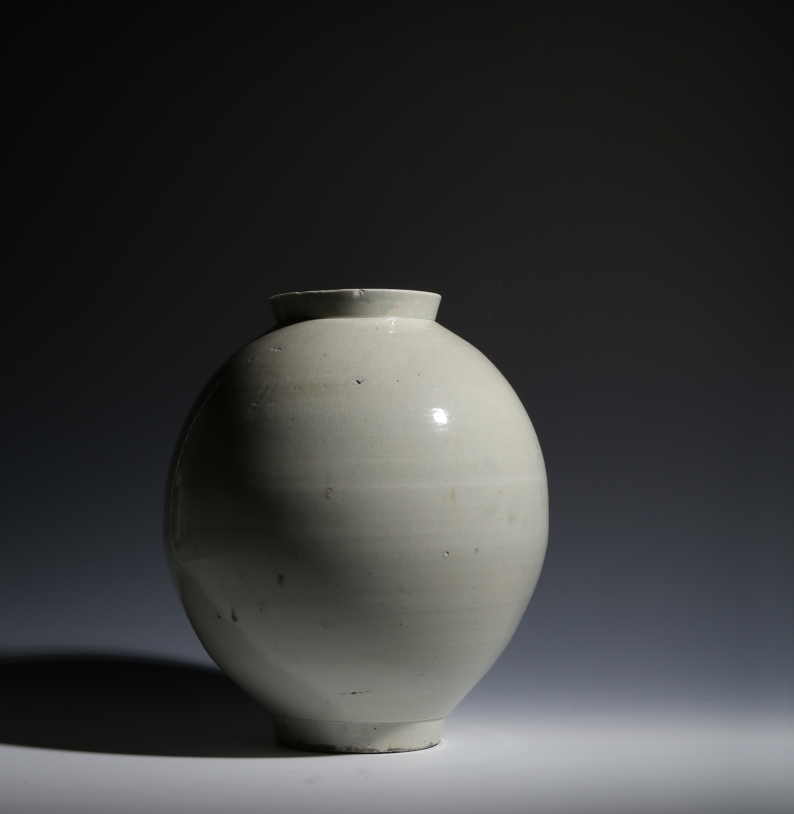 A MOON JAR Rare Ceramics
